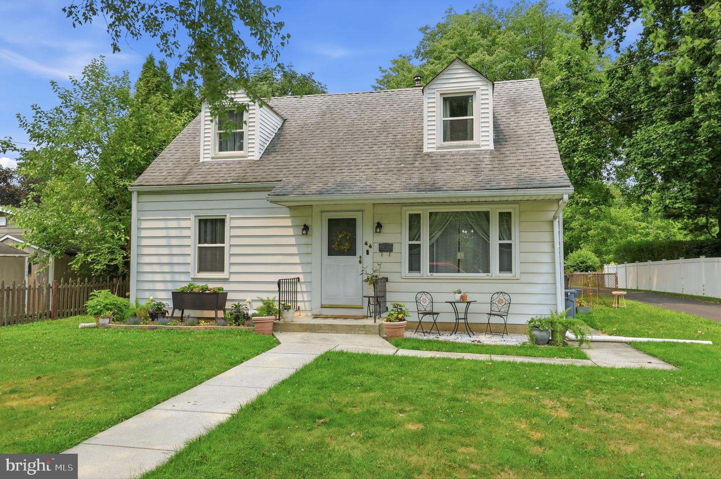 44 Letchworth Ave Property Photo 1