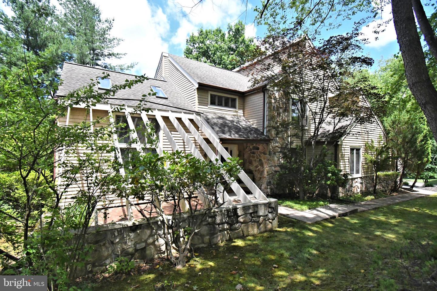 22 Wychwood Ln Property Photo 1