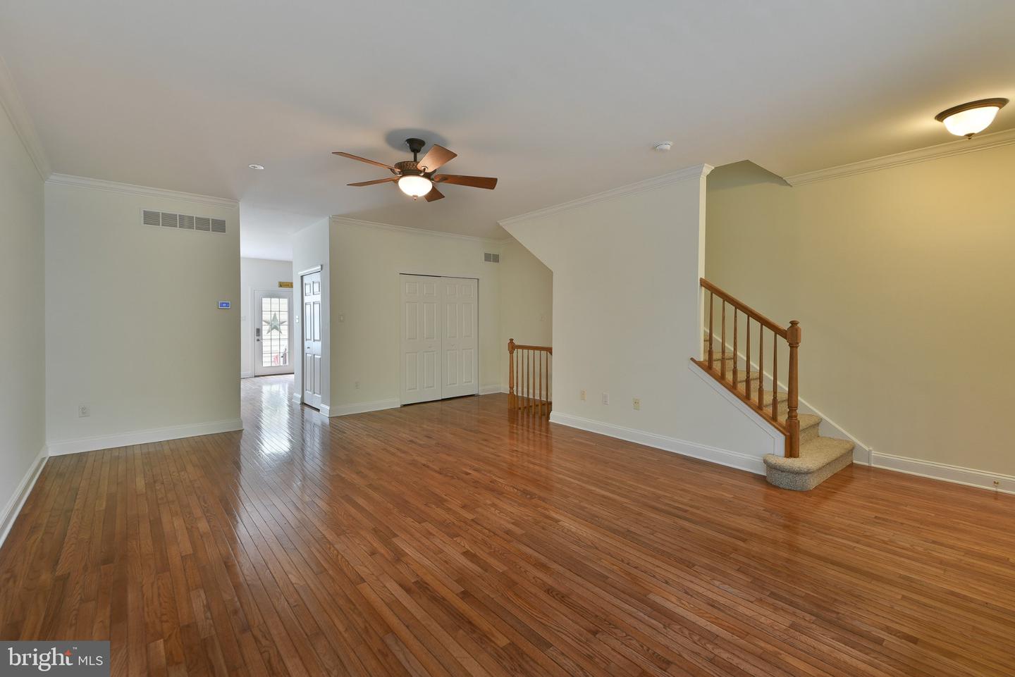 65 Woodbridge Dr Property Photo 9