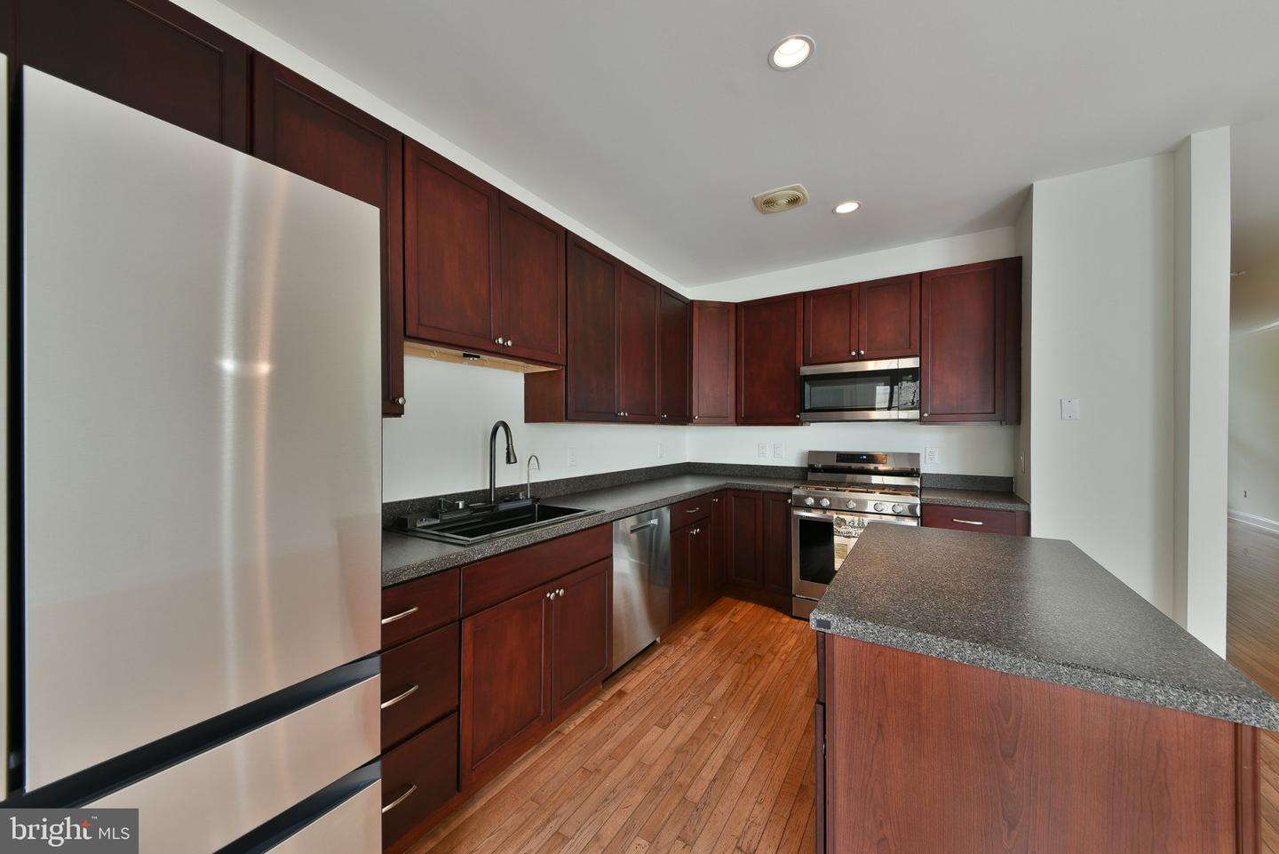 65 Woodbridge Dr Property Photo 18