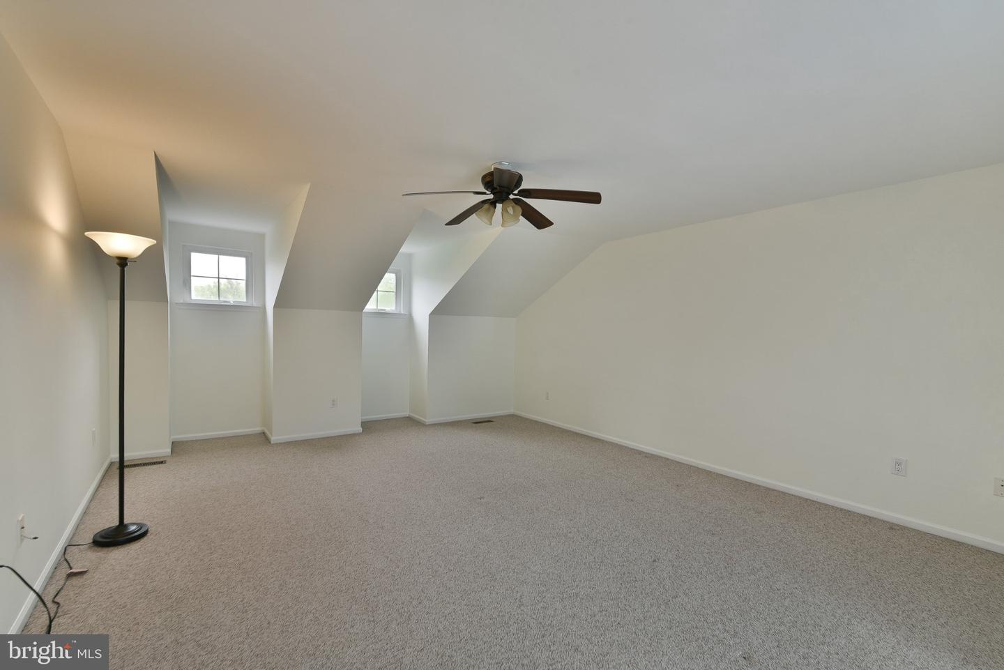 65 Woodbridge Dr Property Photo 27