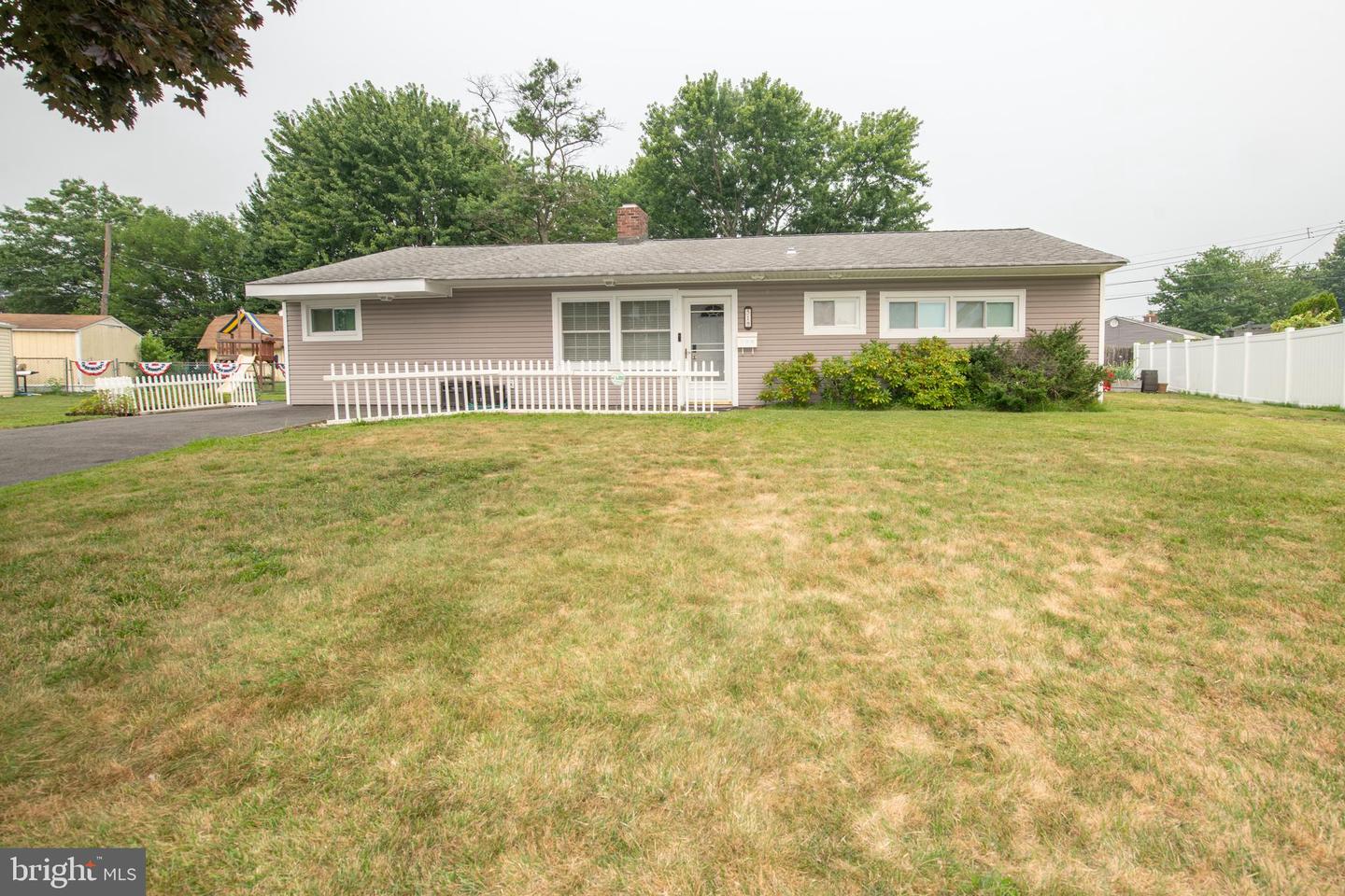 51 Serpentine Ln Property Photo 1