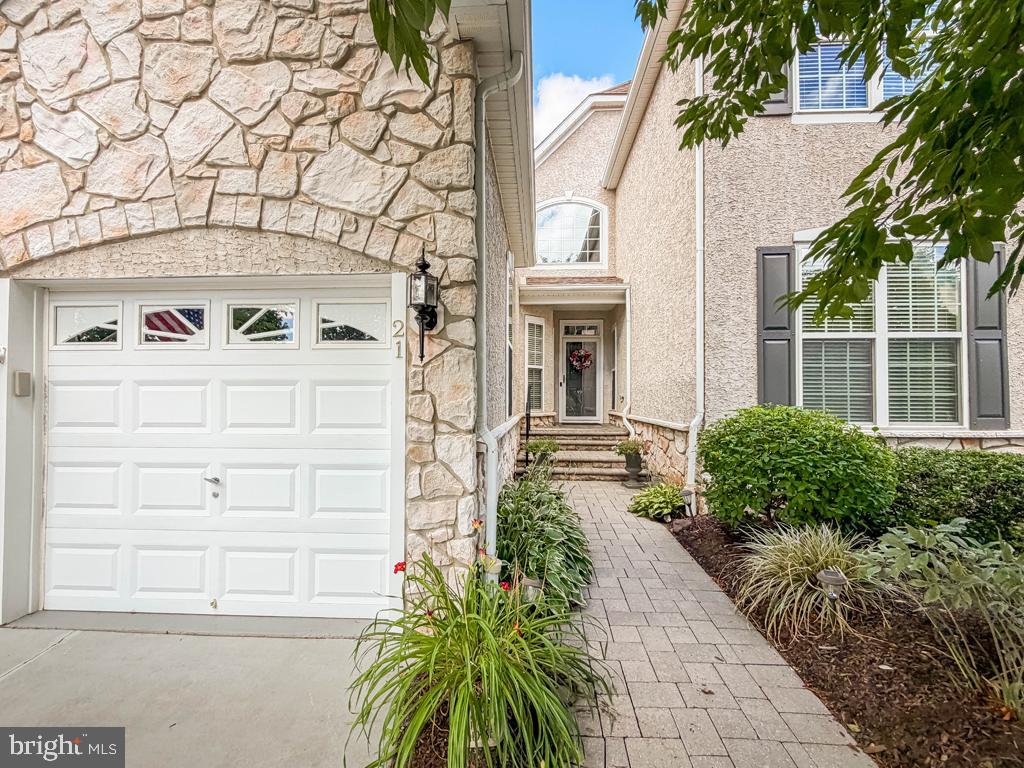 21 Van Artsdalen Dr Property Photo 1
