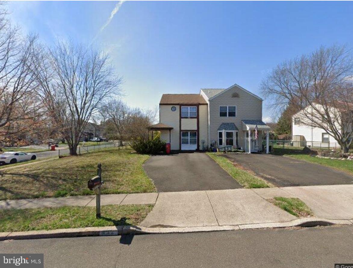 632 Longfellow Ct Property Photo 1