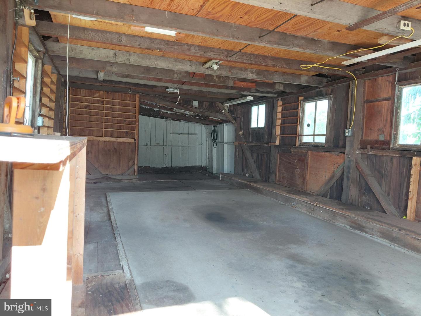 205 E Mill St Property Photo 5