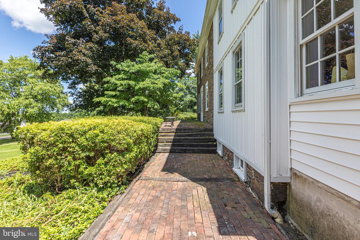 222 Aqueduct Rd Property Photo 11
