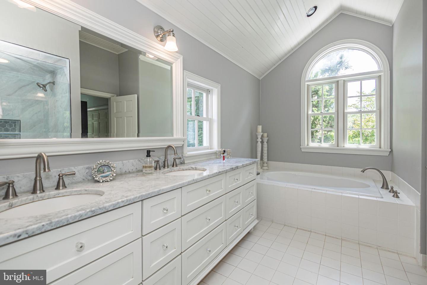 222 Aqueduct Rd Property Photo 57