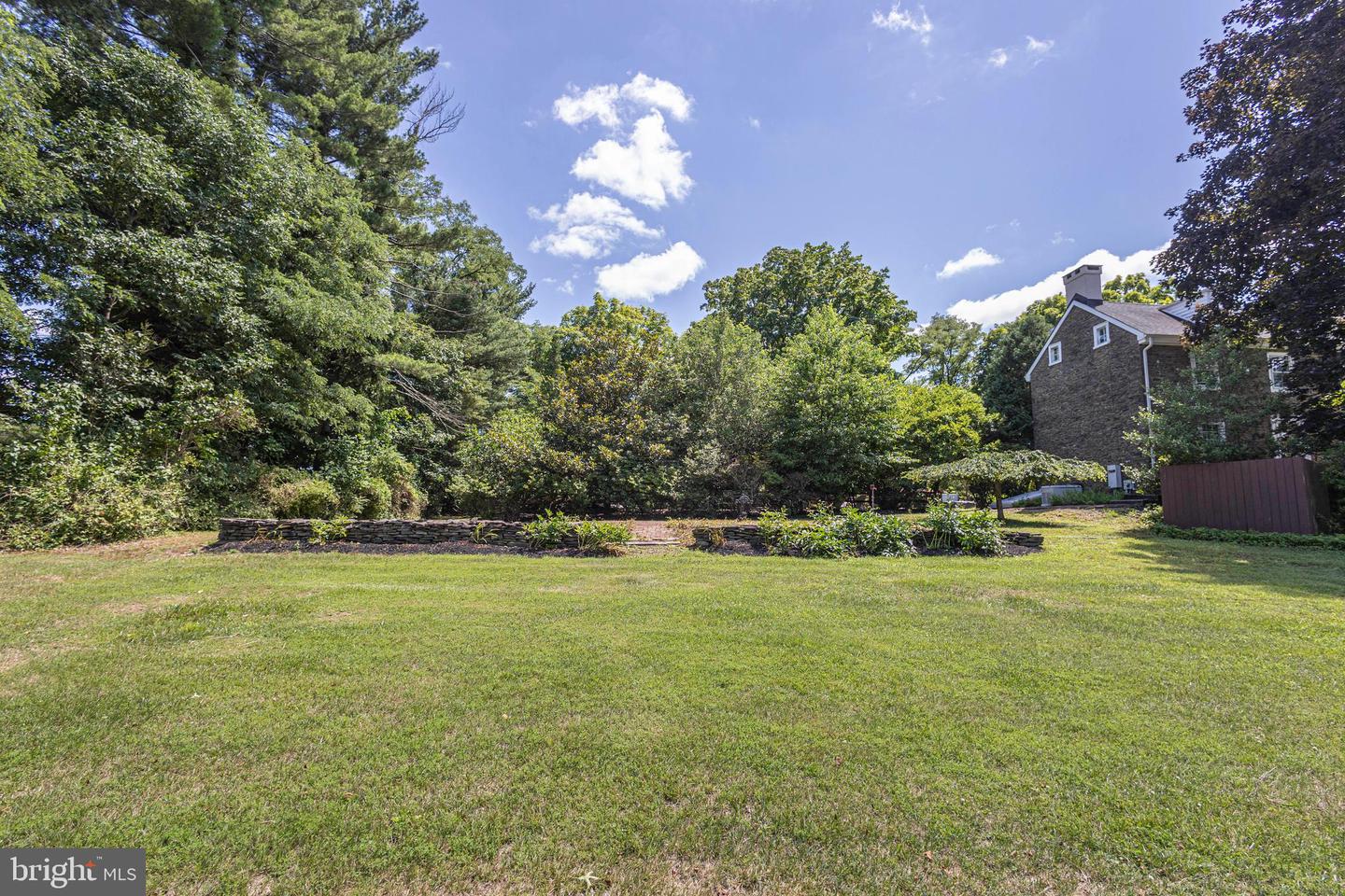 222 Aqueduct Rd Property Photo 83