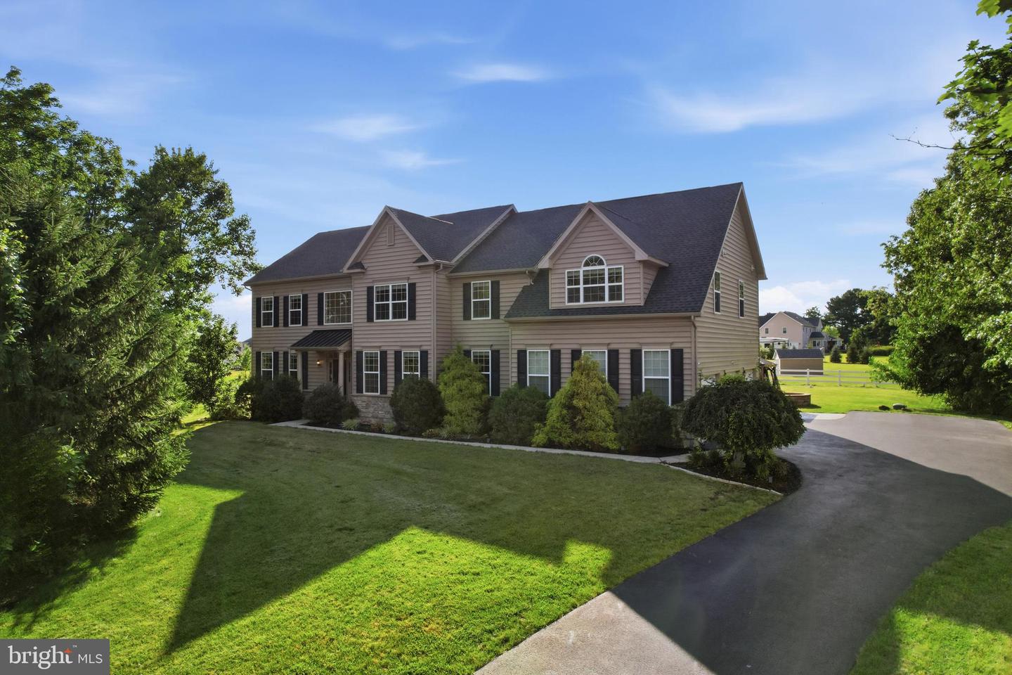 914 Hilltown Pike Property Photo 3