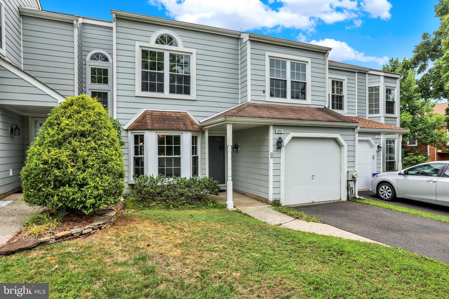472 Trumbull Ct Property Photo 1