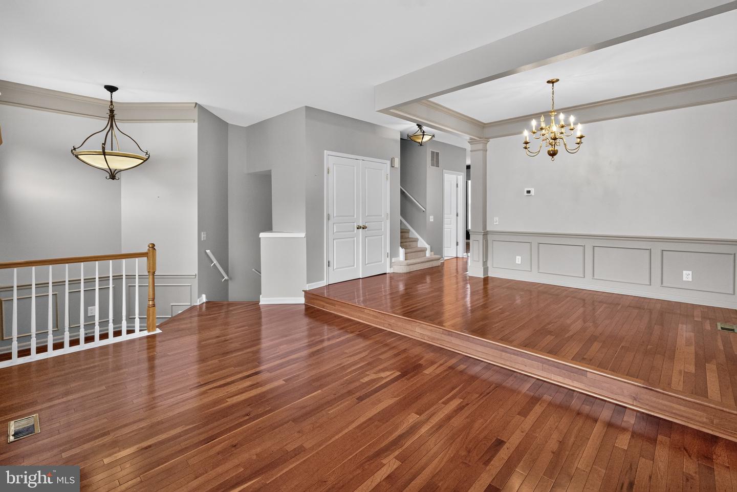 32 Charter Oak Ct Property Photo 2