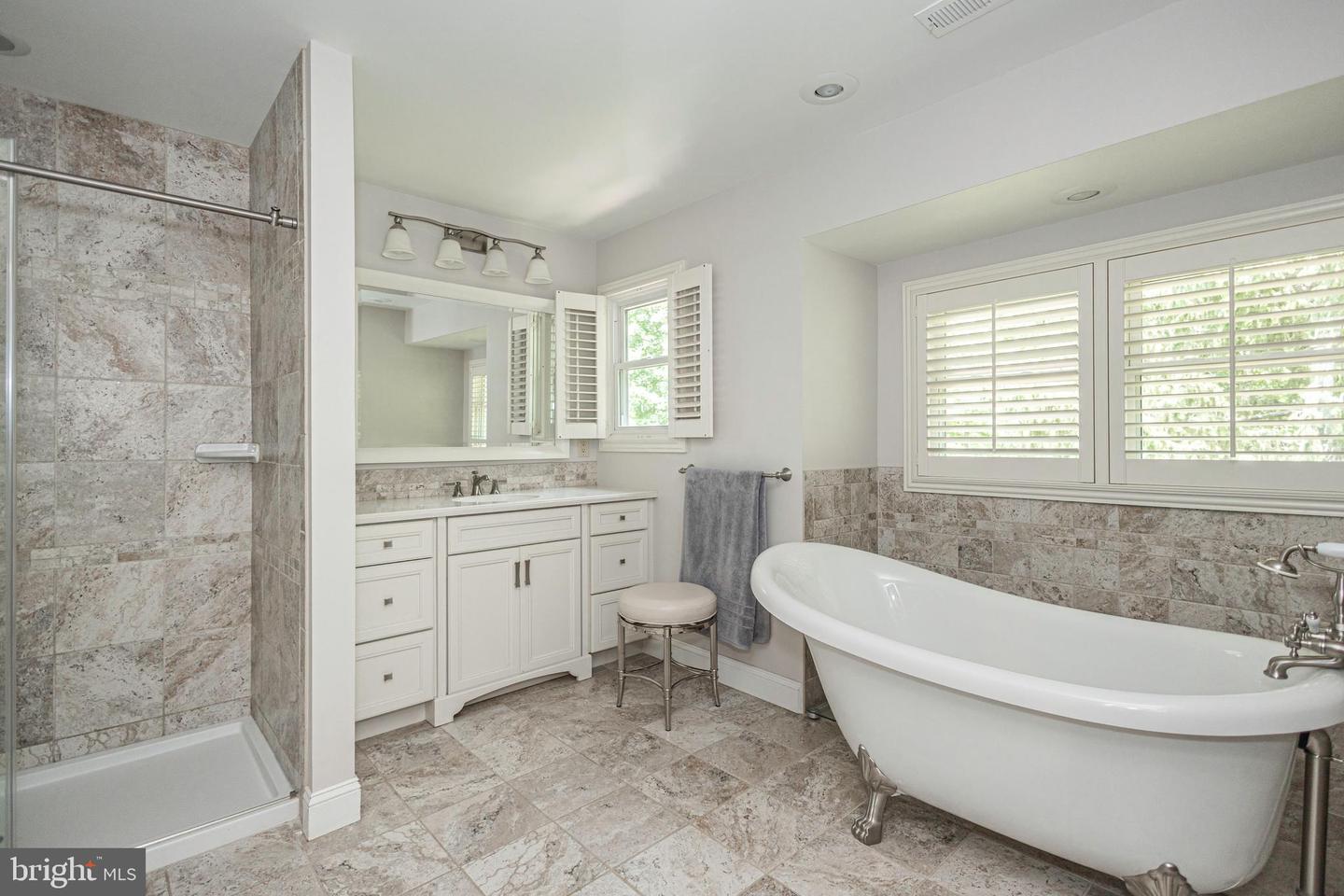 102 Saint Andrews Pl #e Property Photo 45