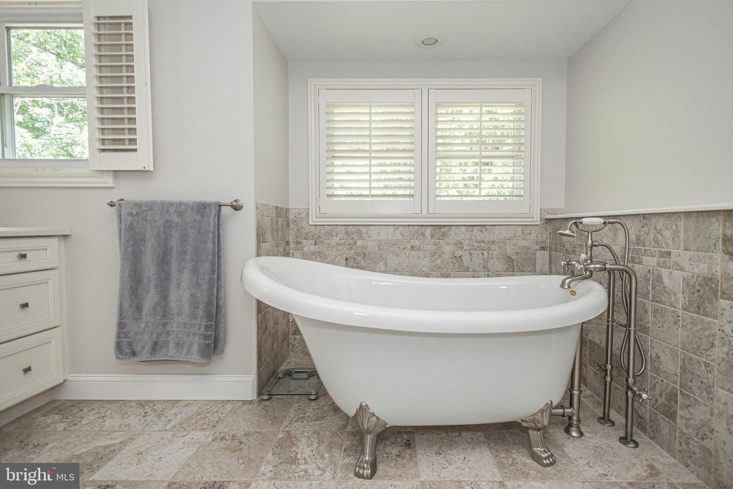 102 Saint Andrews Pl #e Property Photo 48