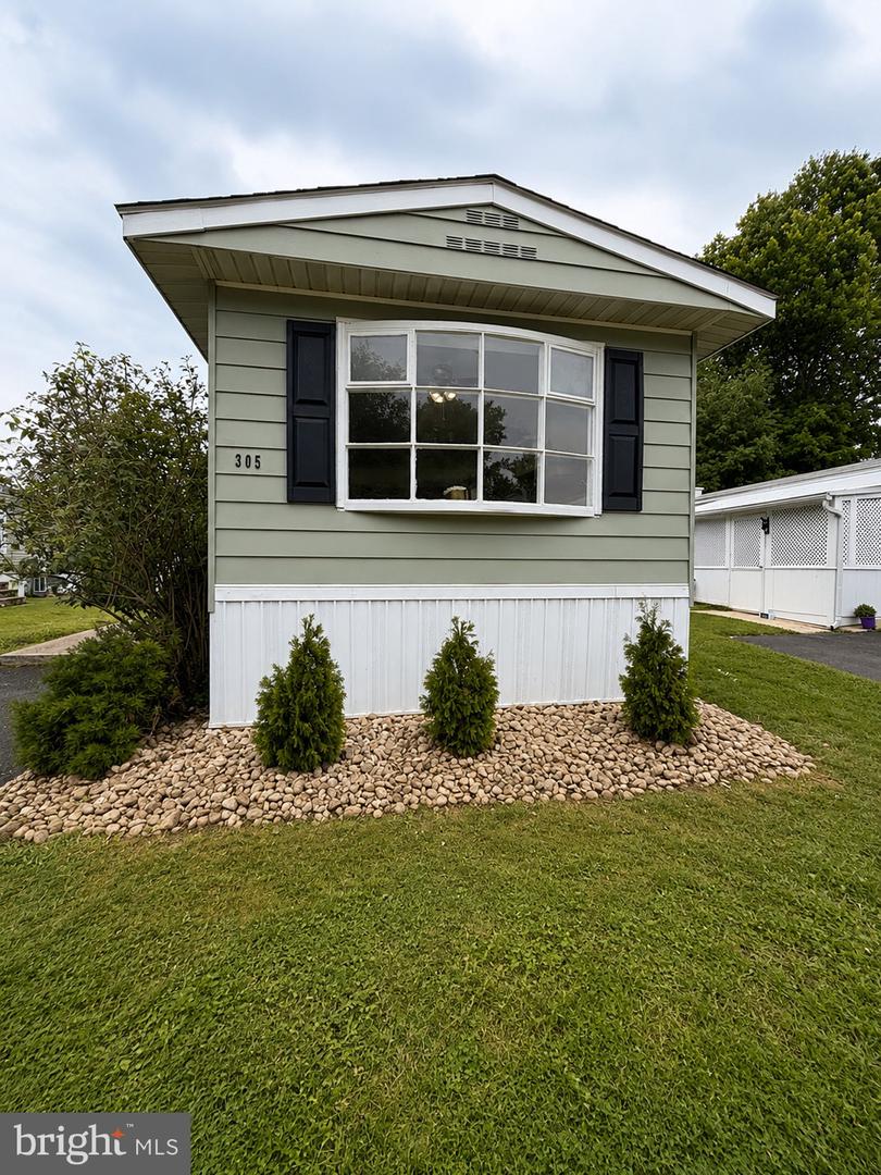 305 Wilson Dr Property Photo 1