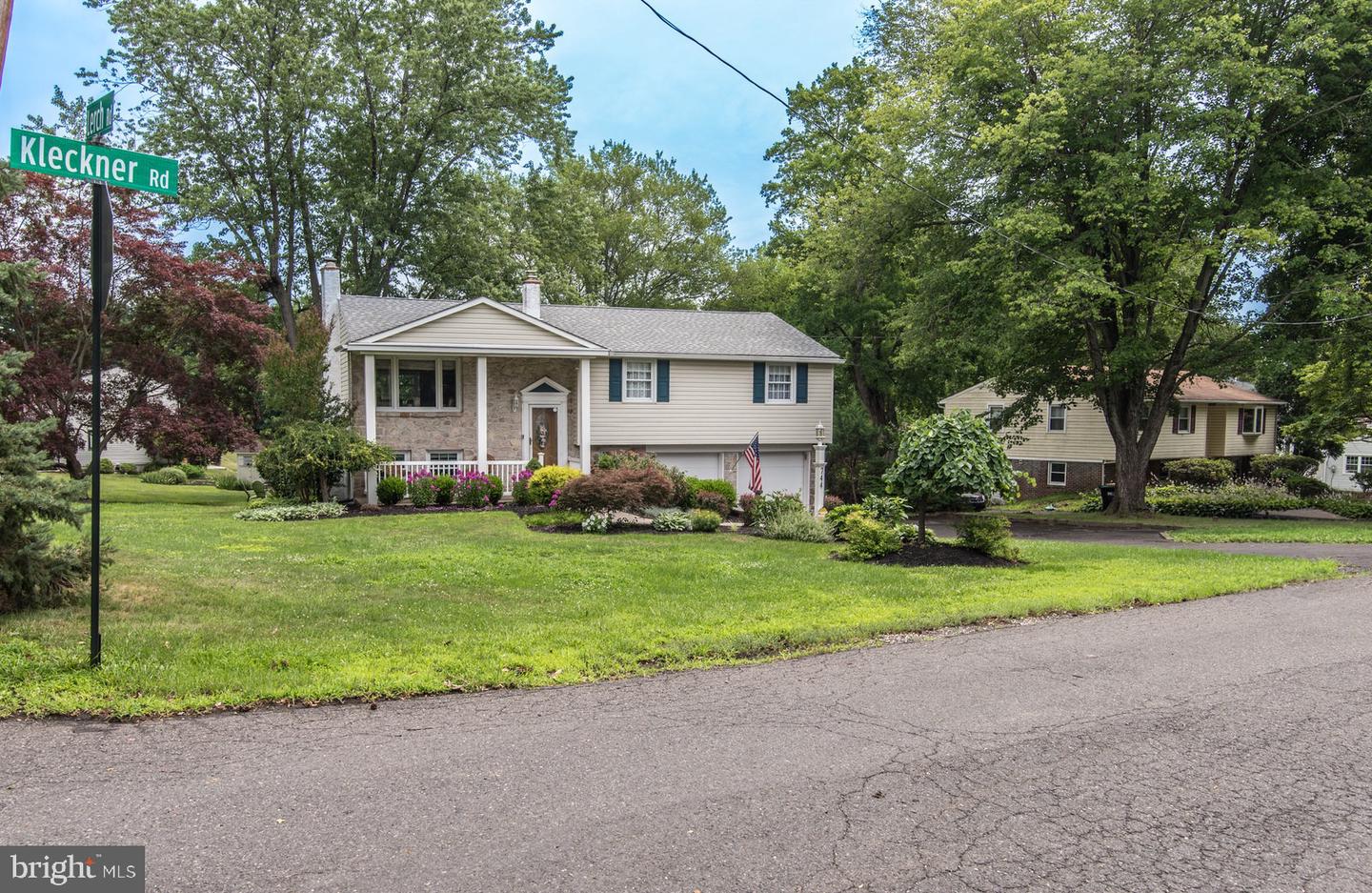 744 Kleckner Rd Property Photo 1