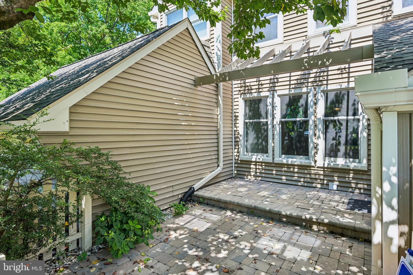 1564 Applewood Cir Property Photo 6