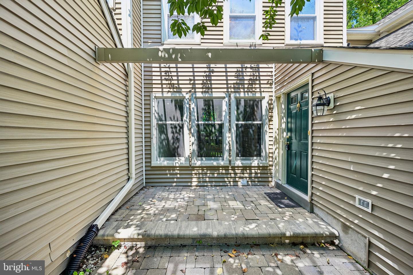 1564 Applewood Cir Property Photo 8