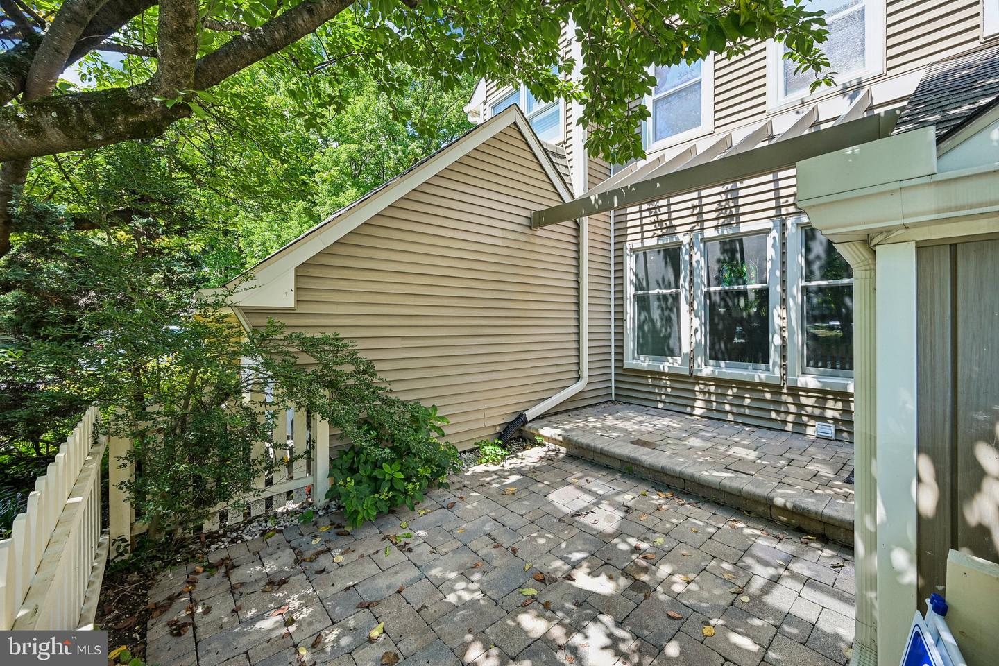 1564 Applewood Cir Property Photo 9