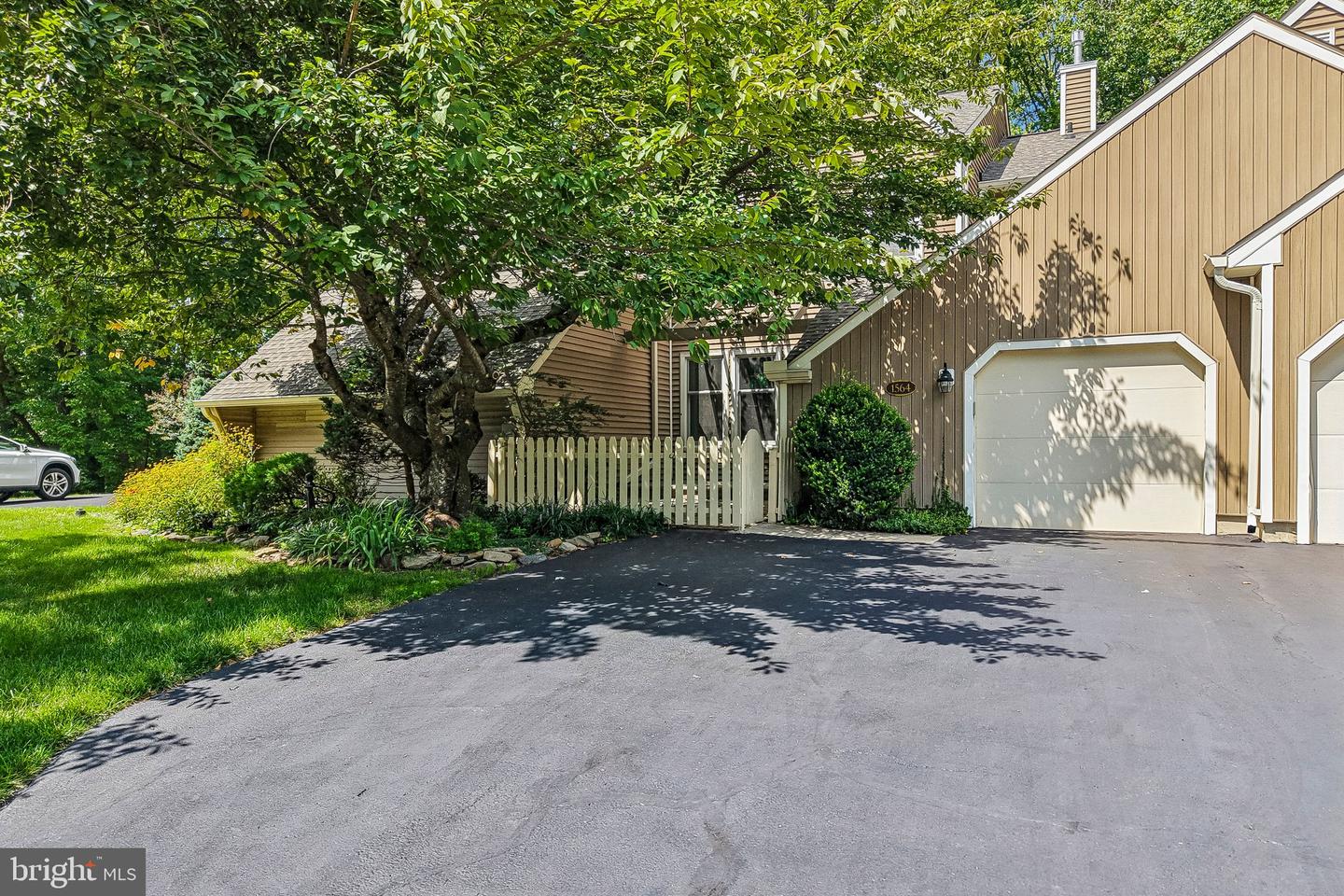 1564 Applewood Cir Property Photo 64