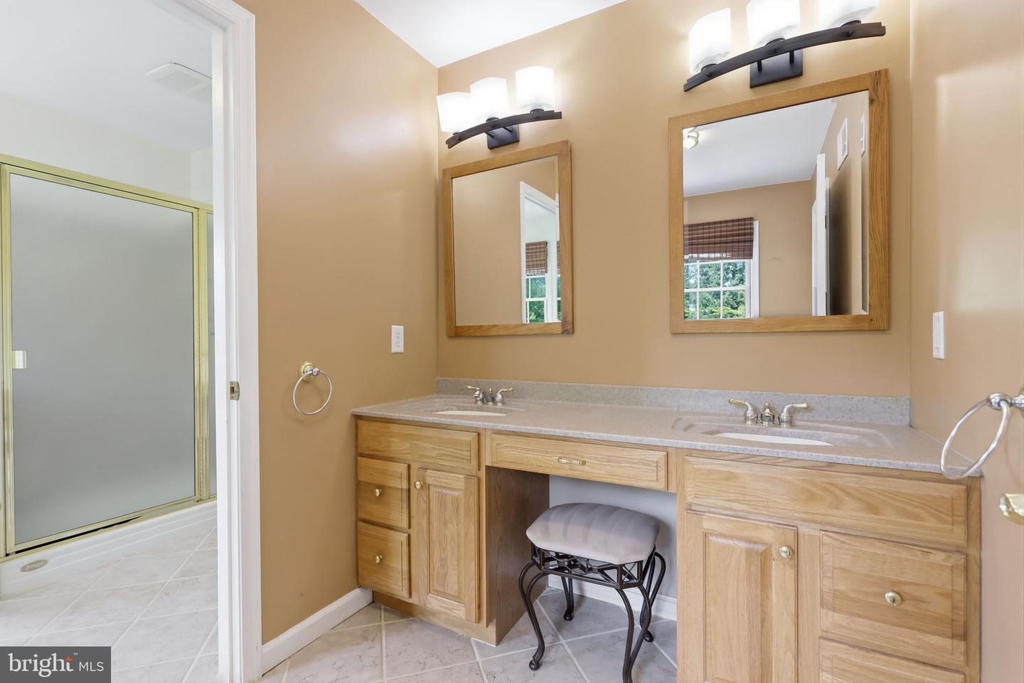 572 Sterling St Property Photo 33