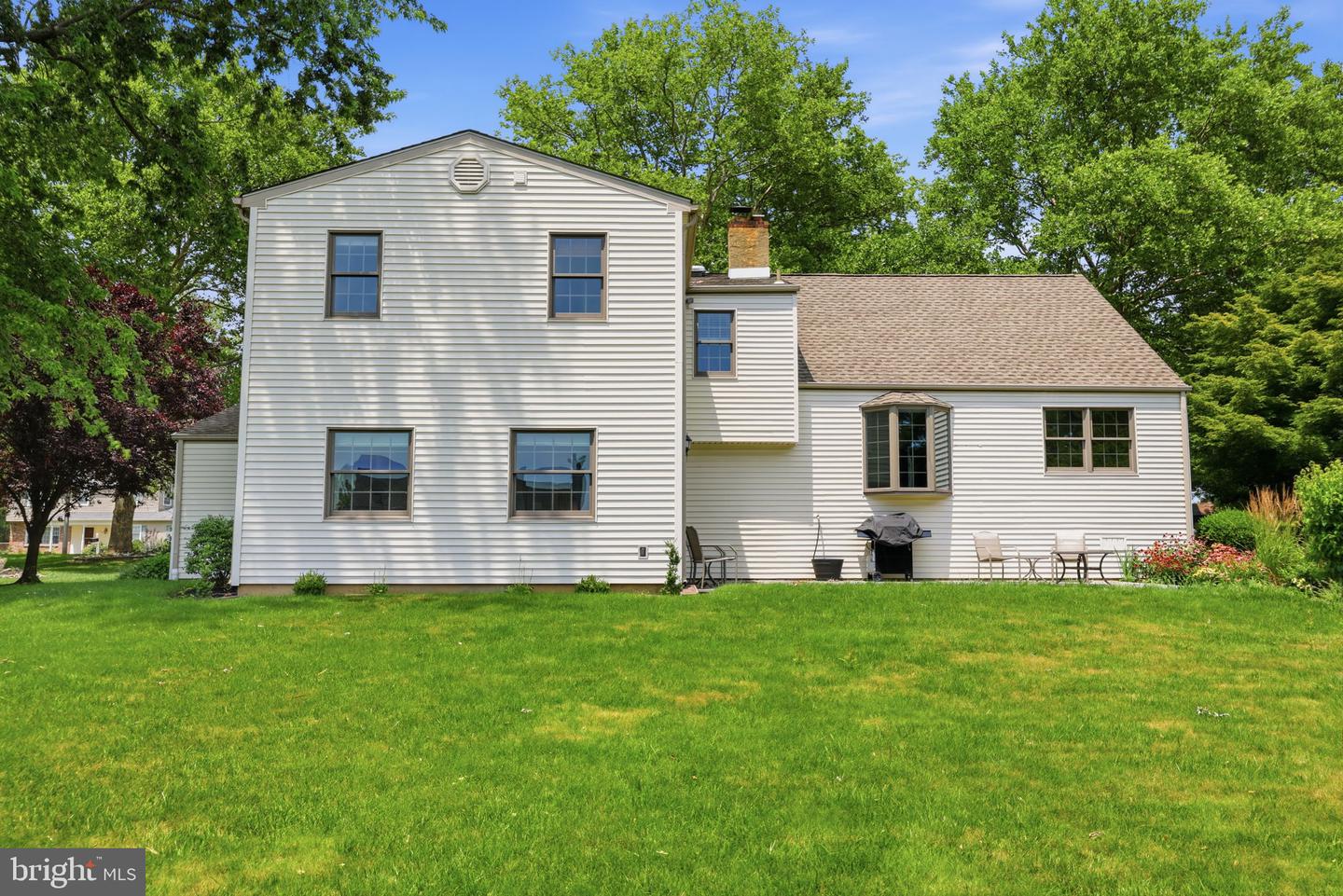 572 Sterling St Property Photo 44