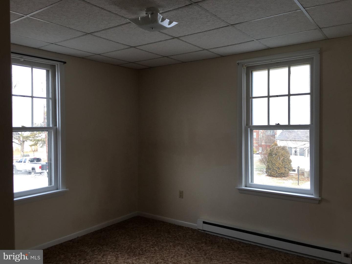 534 W Broad St Property Photo 25