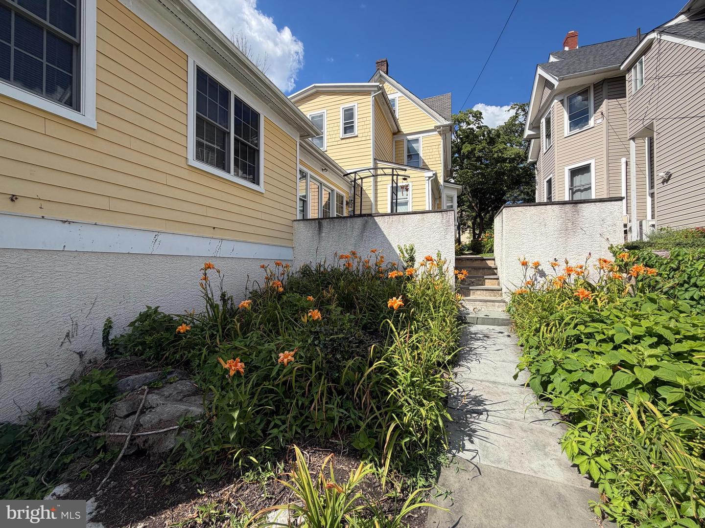 156 Green St Property Photo 6