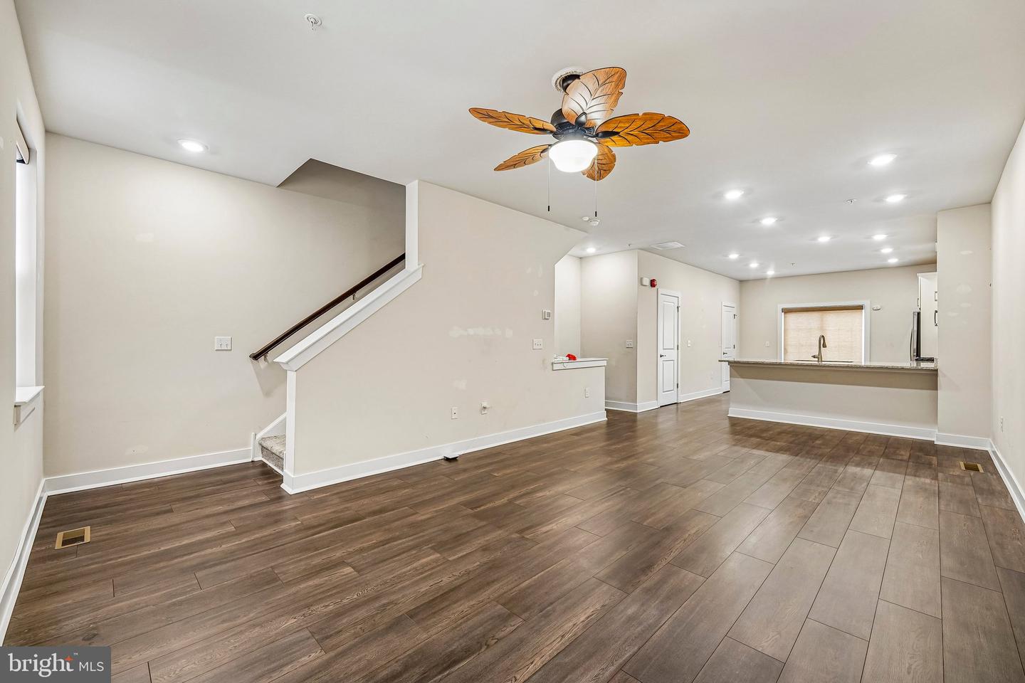 98 King St Property Photo 5