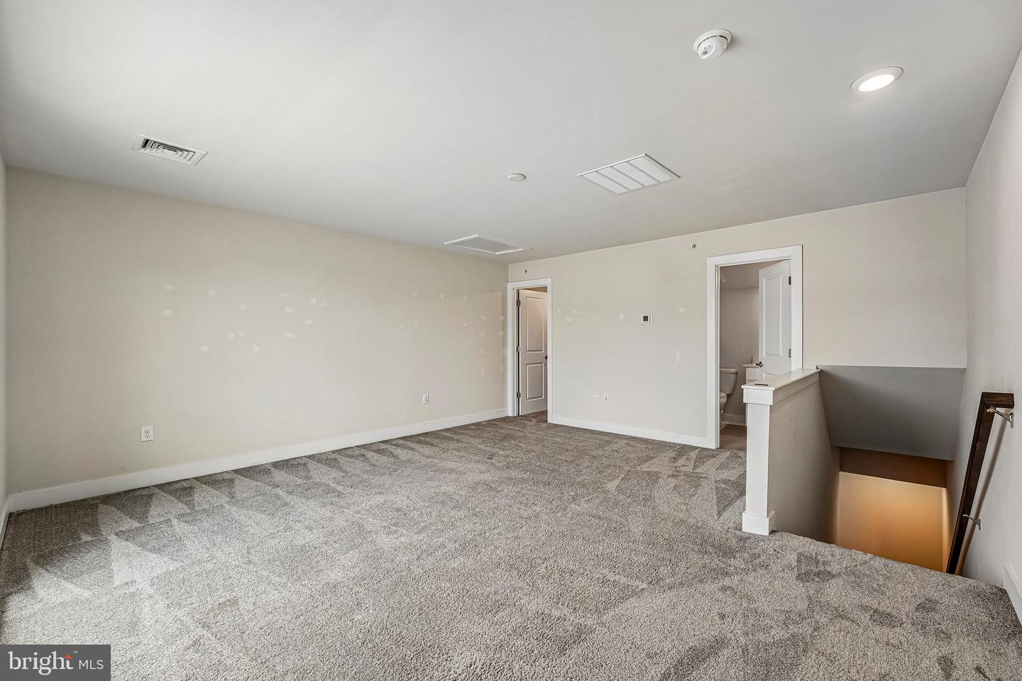 98 King St Property Photo 12