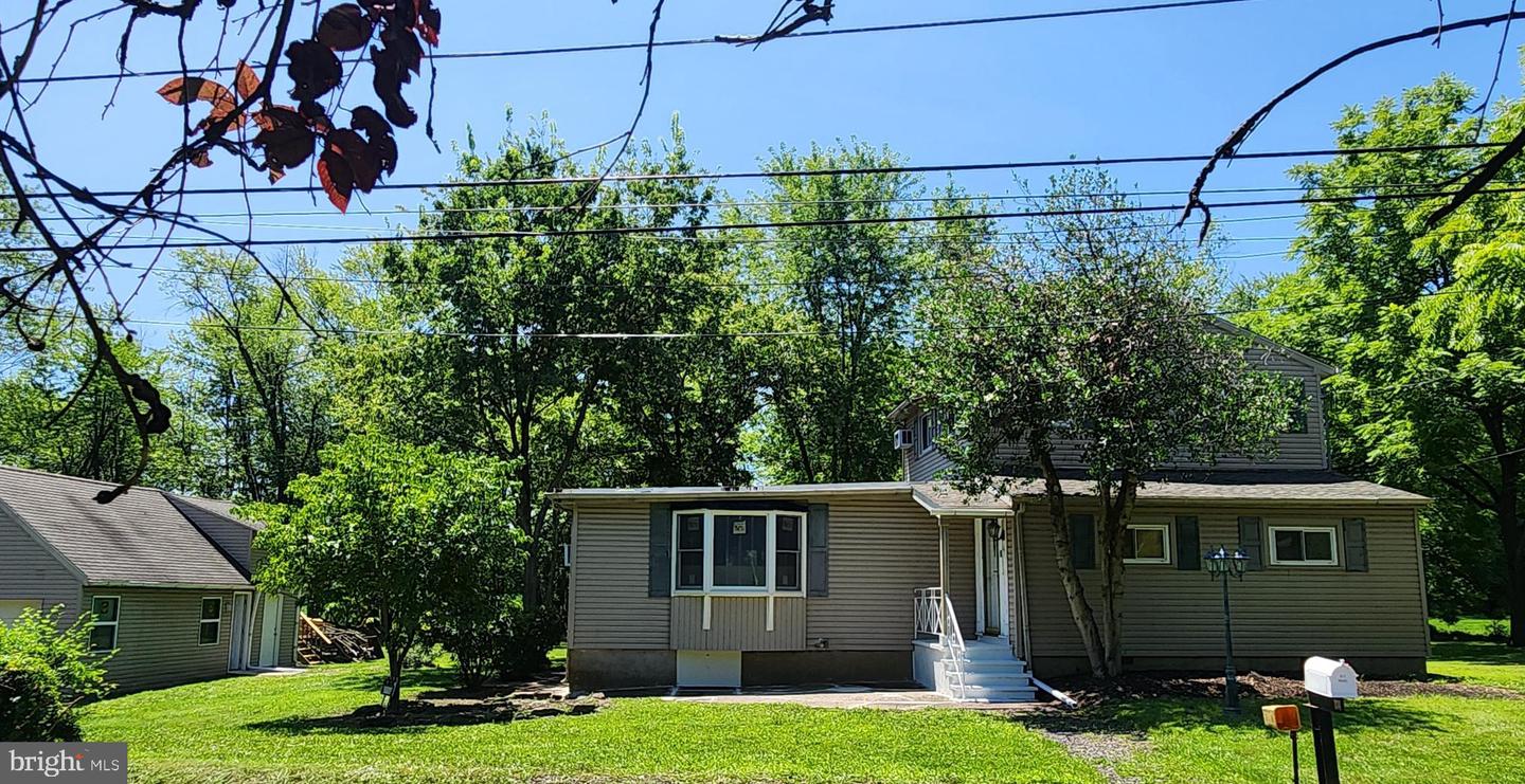 814 Dolington Rd Property Photo 1