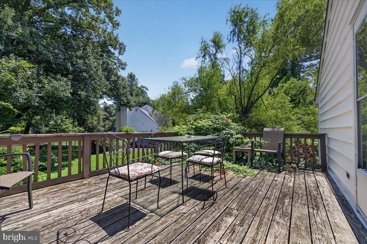 74 Glen Dr Property Photo 8
