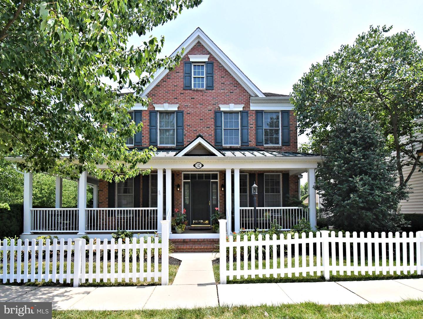 142 Cambridge Pl Property Photo 1