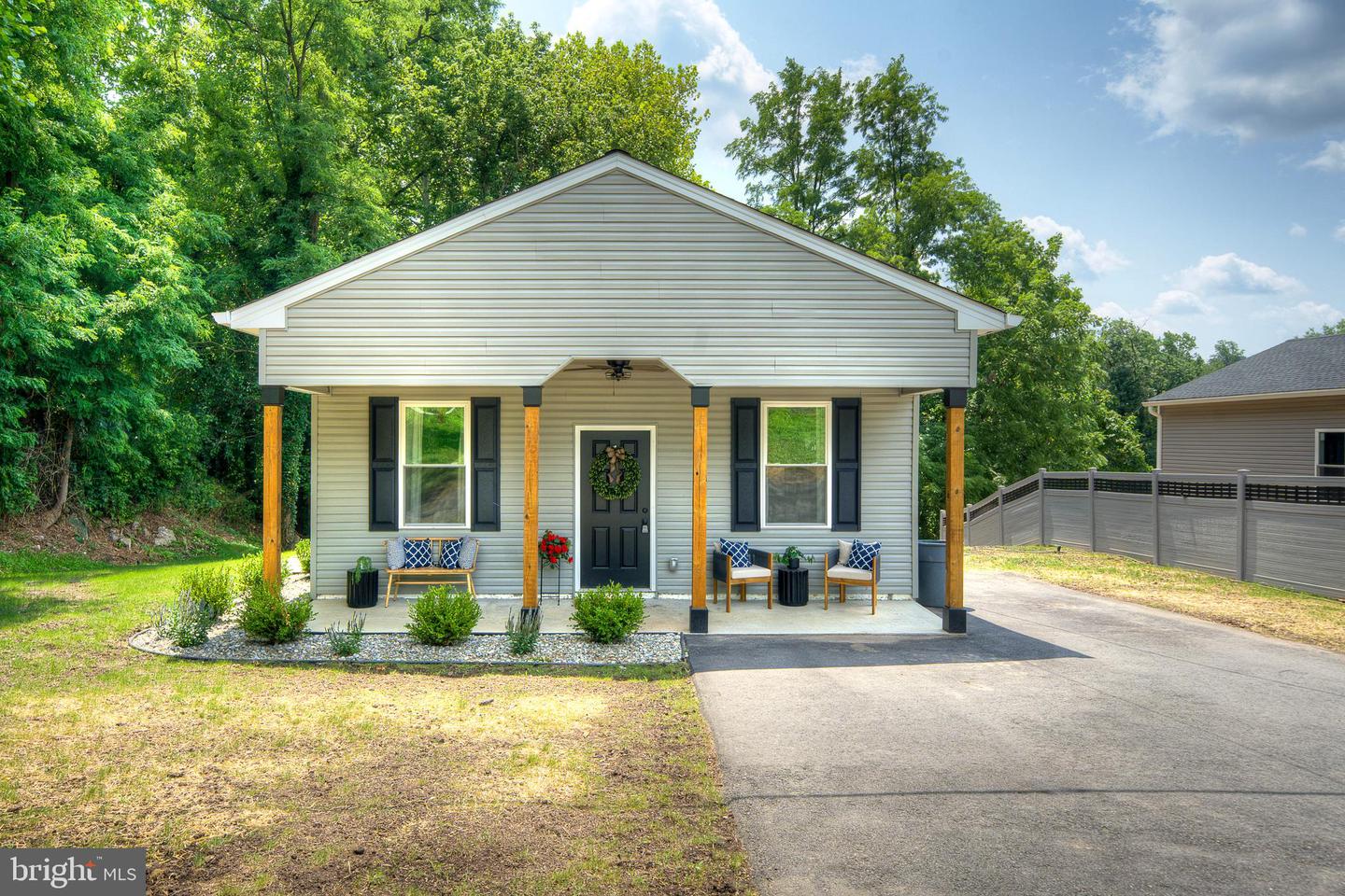 1407 Rising Sun Ave Property Photo 4