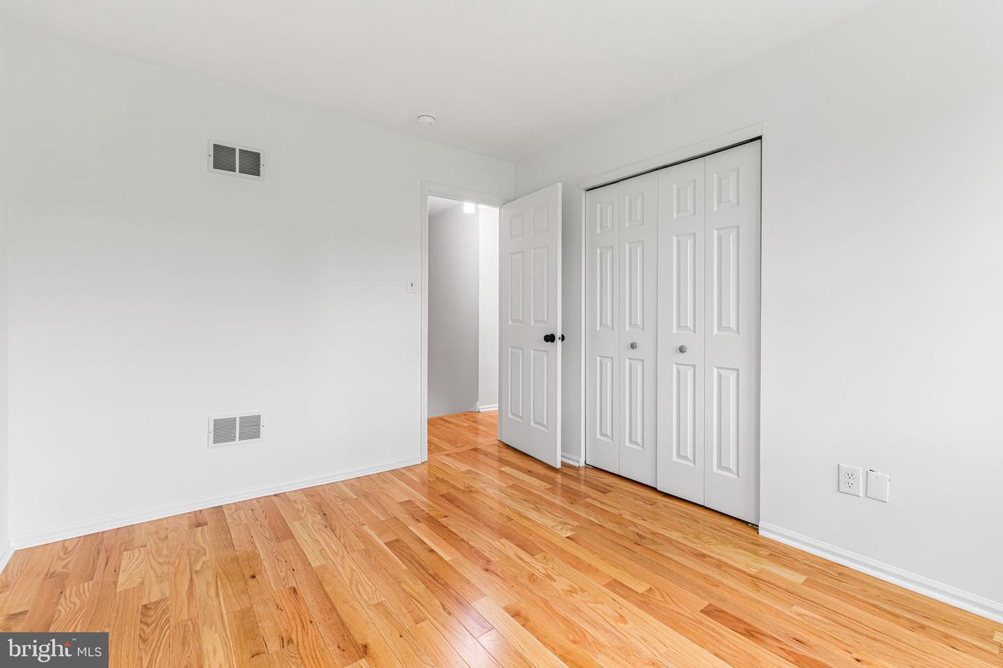 14 Brighton Pl Property Photo 23