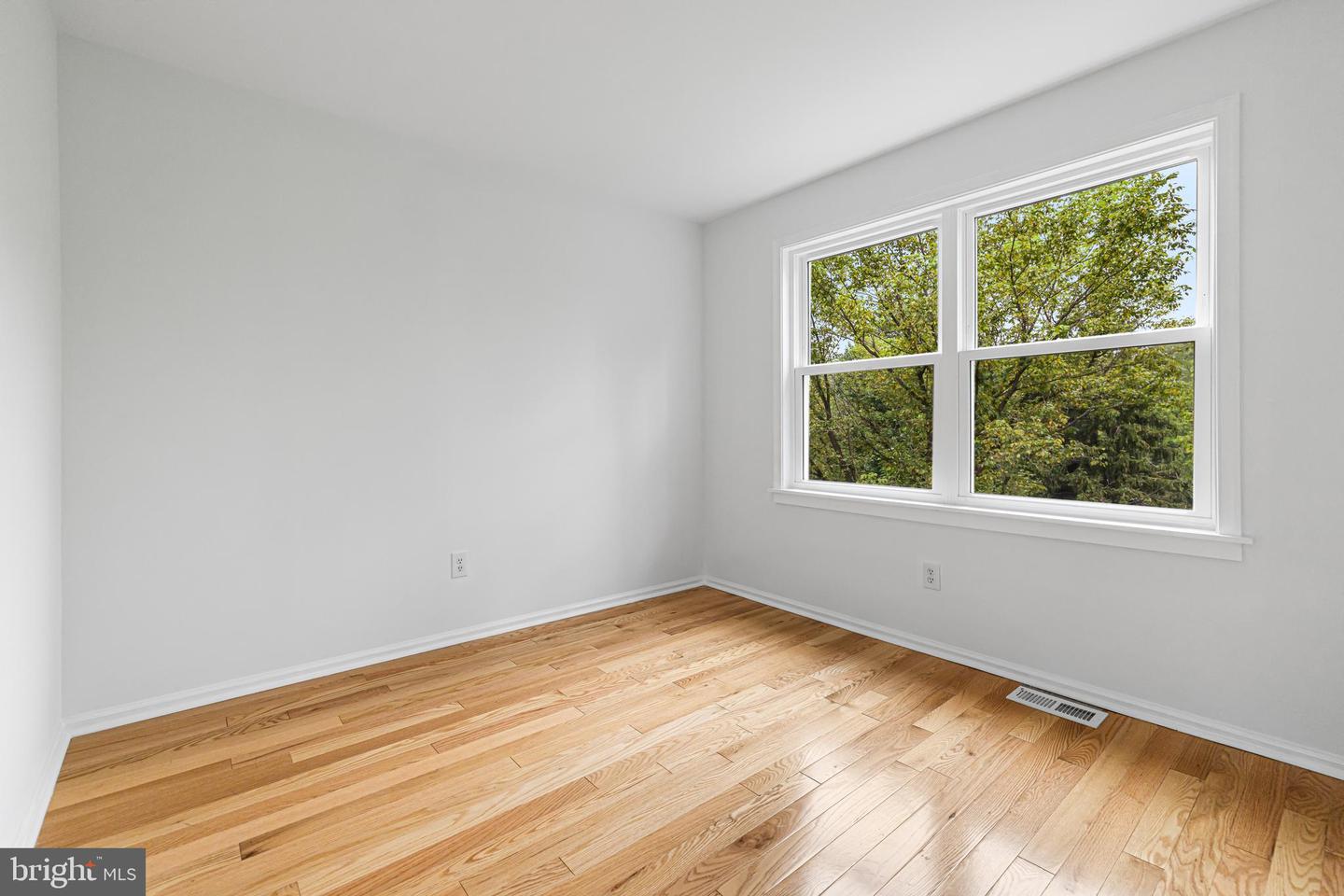 14 Brighton Pl Property Photo 24