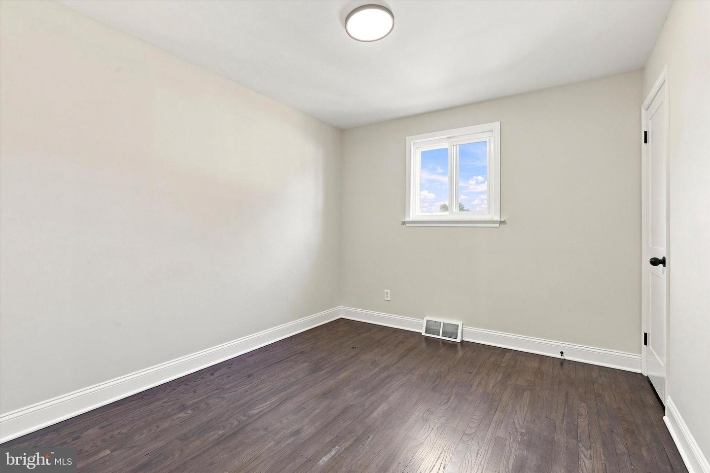 450 Coldspring Rd Property Photo 23