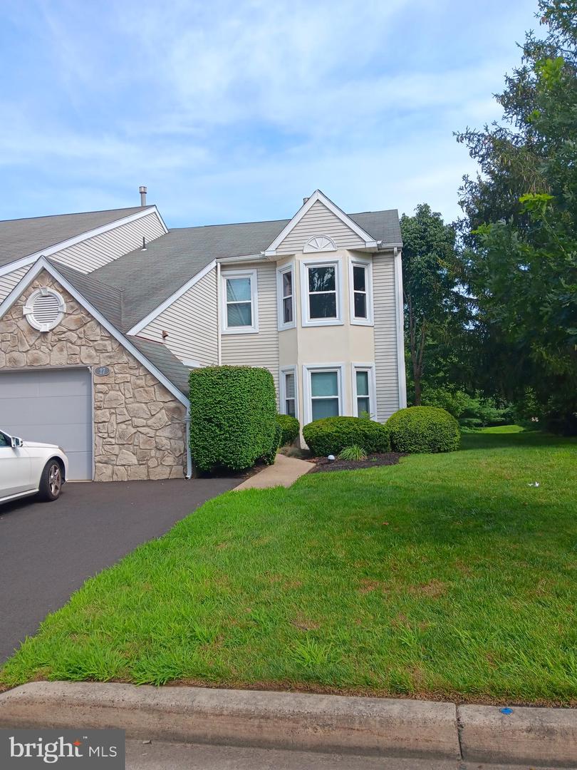 27 Kanon Ct Property Photo 2