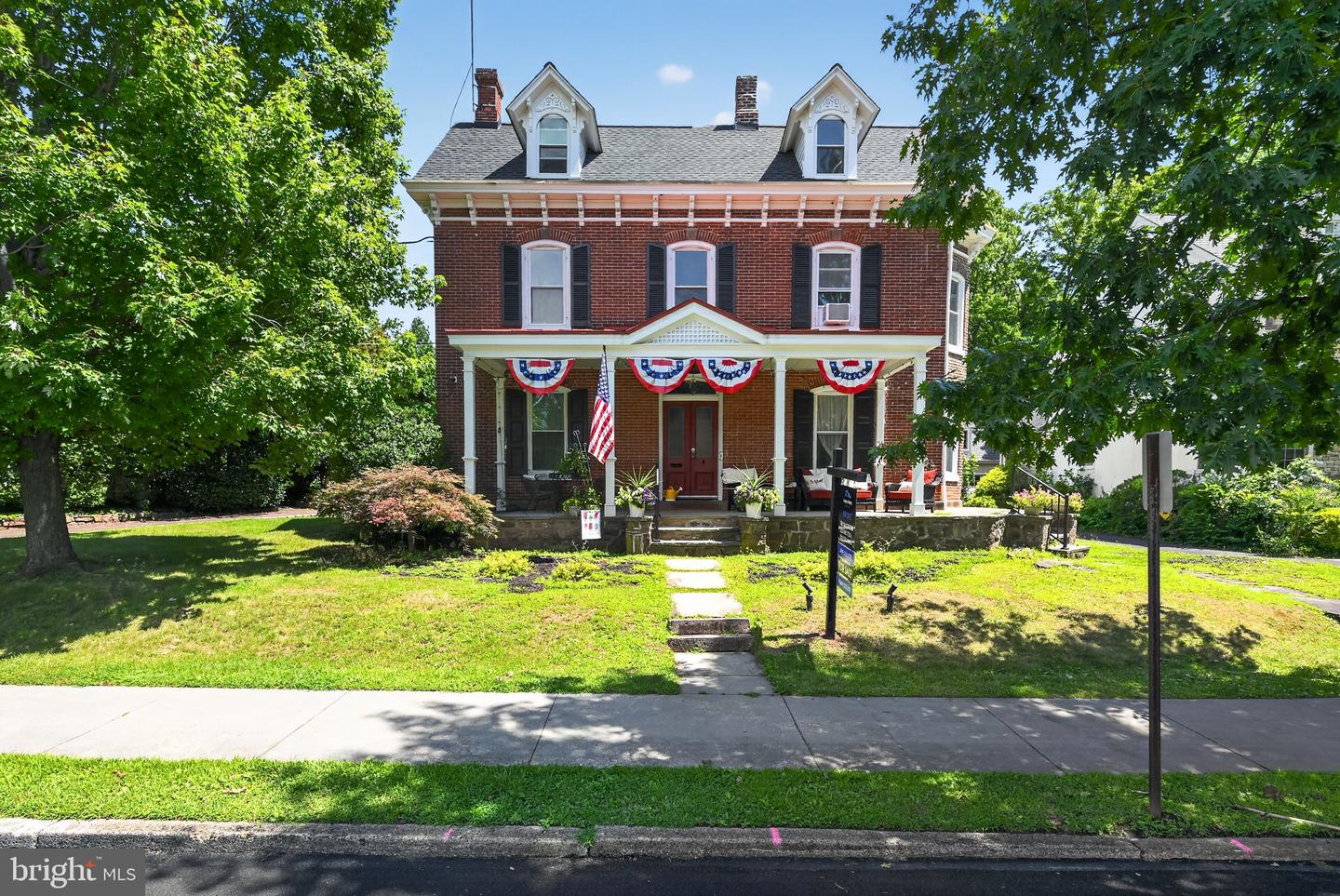 255 S State St Property Photo 1