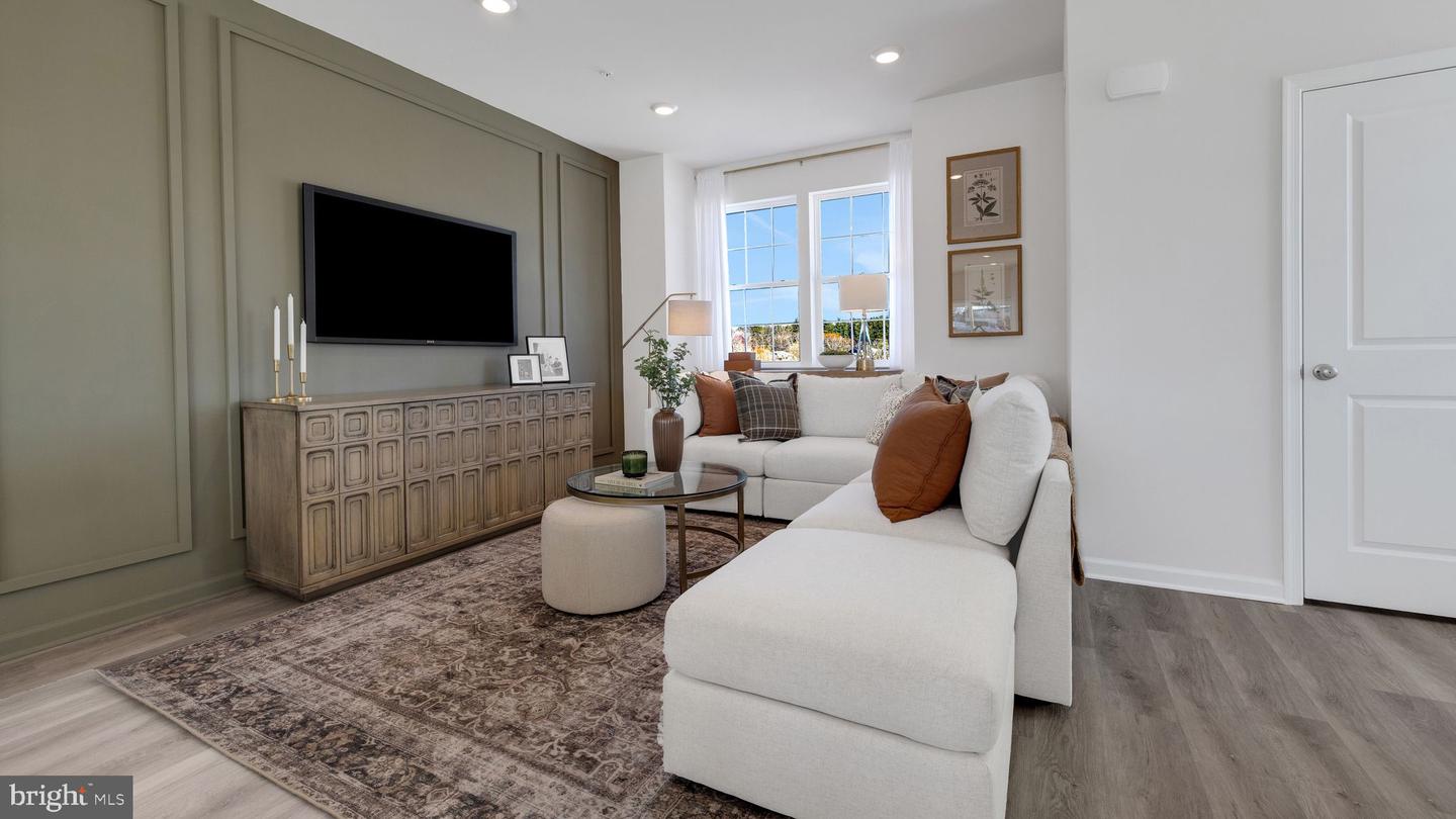 334 Lantern Court Property Photo 1