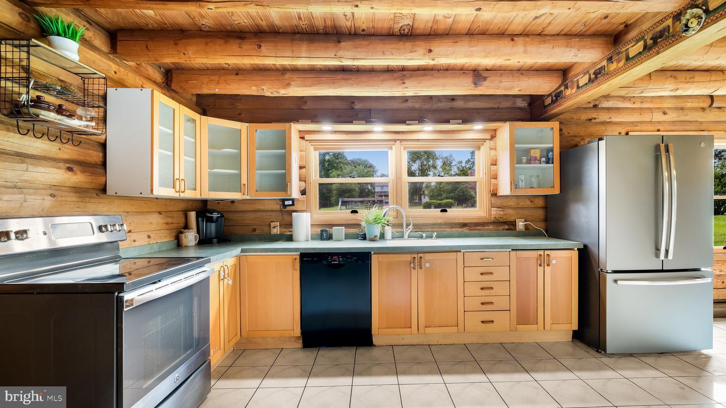 1203 W Bristol Property Photo 15
