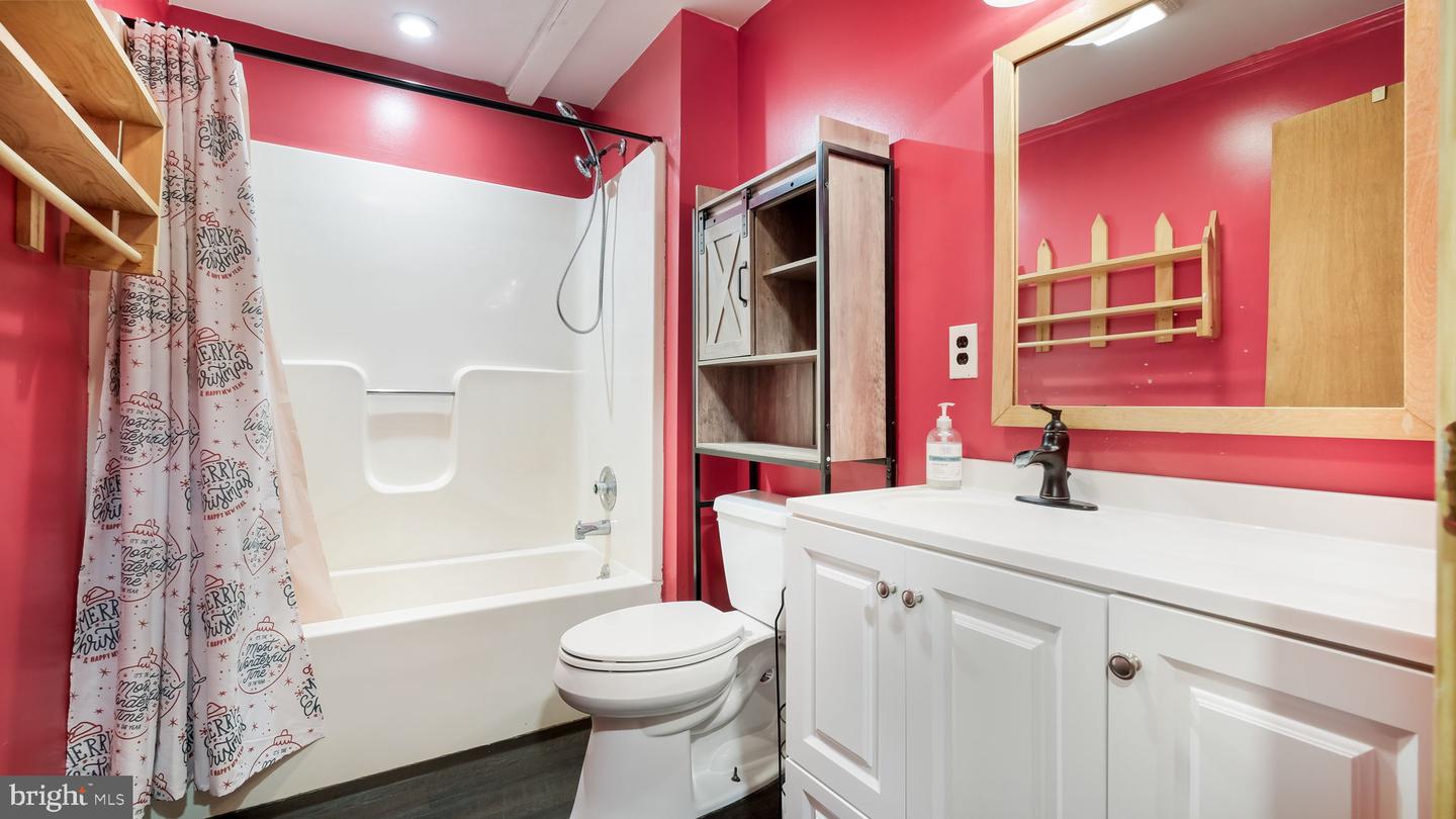 1203 W Bristol Property Photo 33