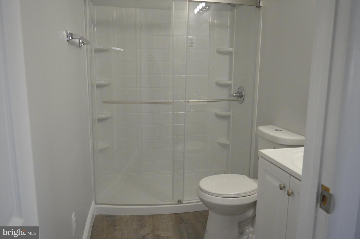 118 E Maple Ave #2r Property Photo 4