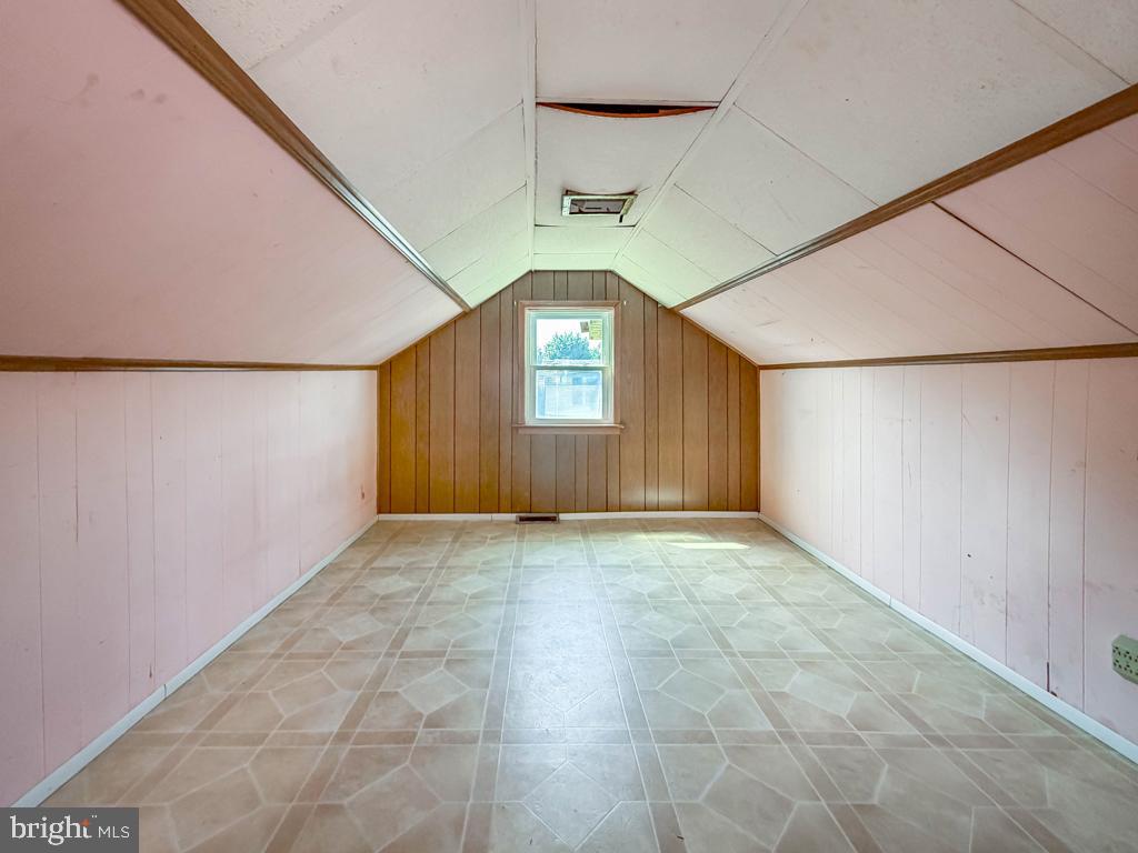 1005 Third Ave Property Photo 15