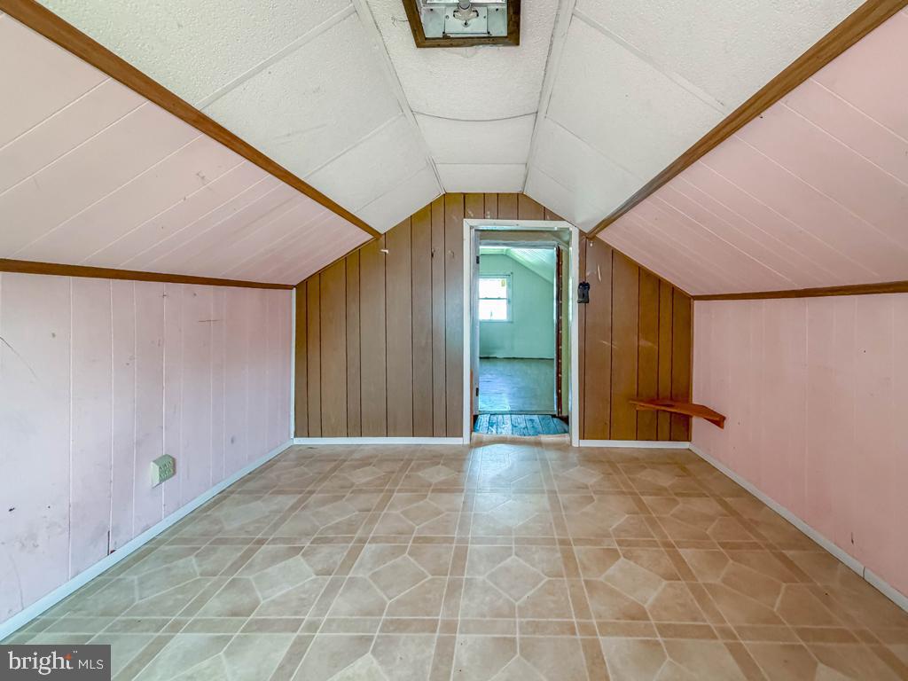1005 Third Ave Property Photo 16