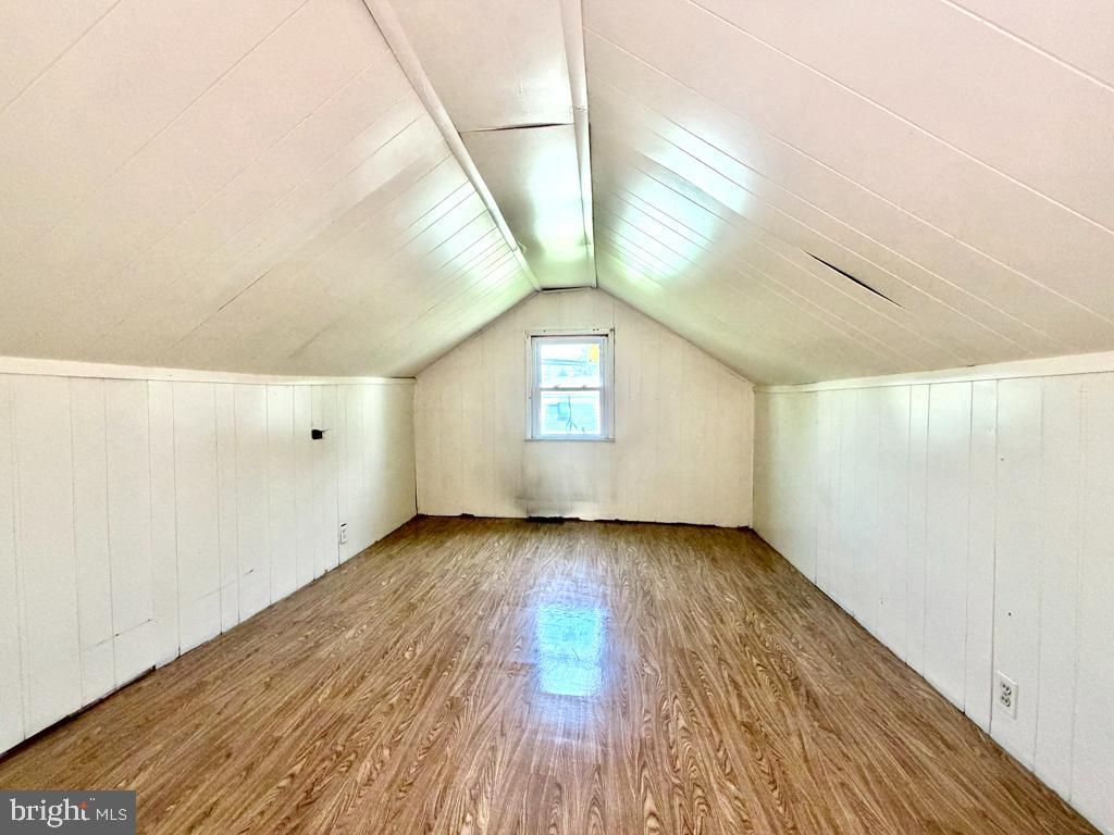 1005 Third Ave Property Photo 17
