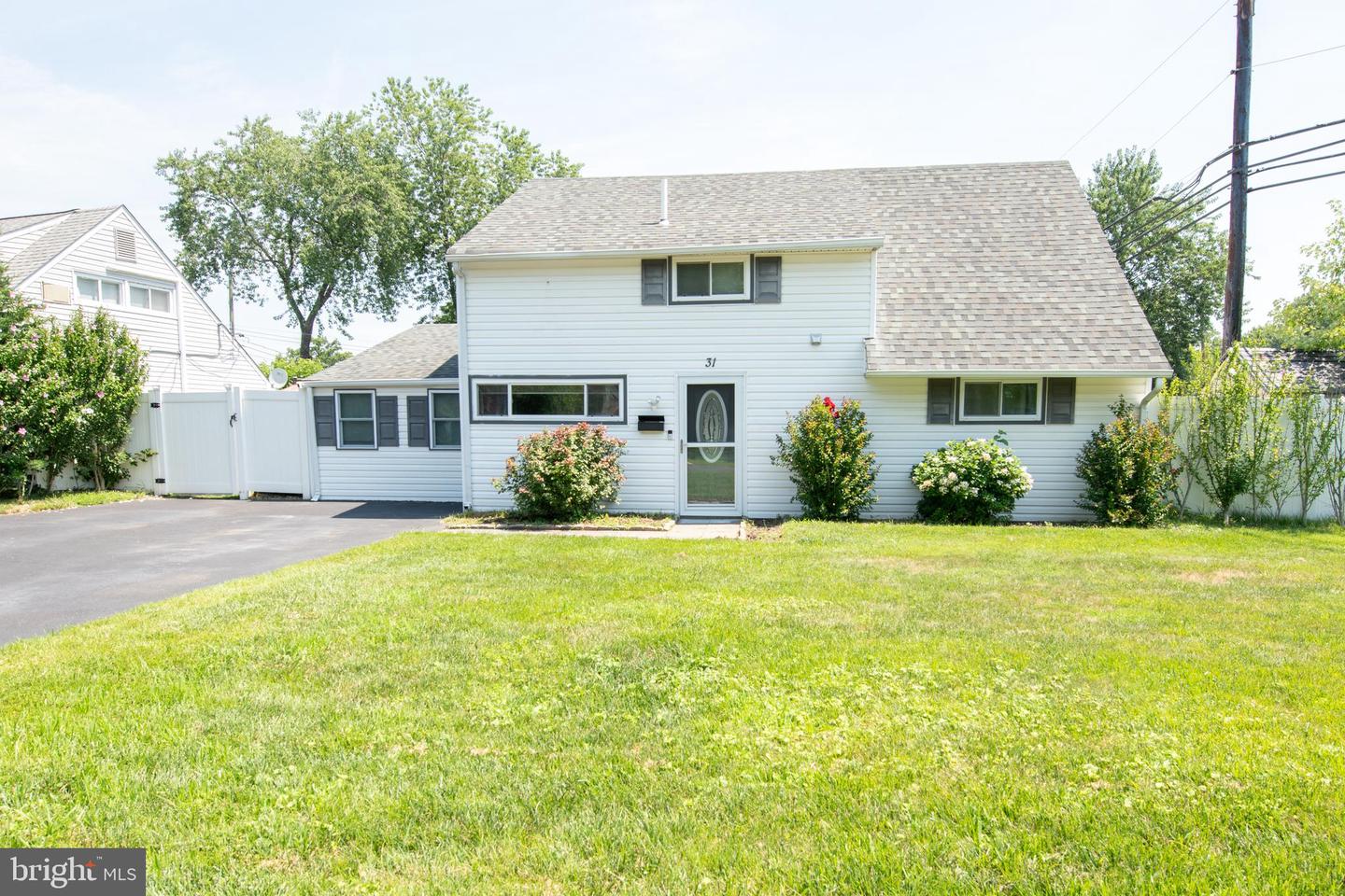 31 Roundwood Ln Property Photo 1