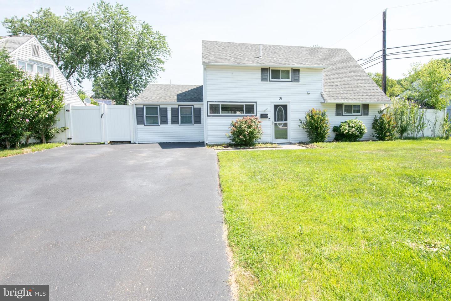 31 Roundwood Ln Property Photo 2