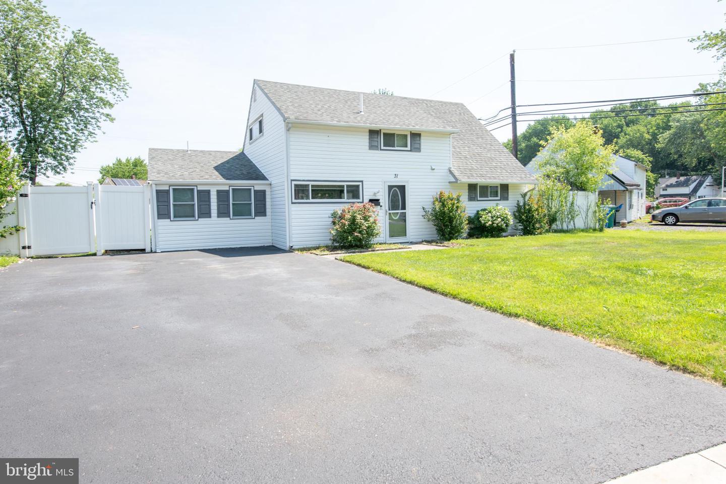 31 Roundwood Ln Property Photo 3