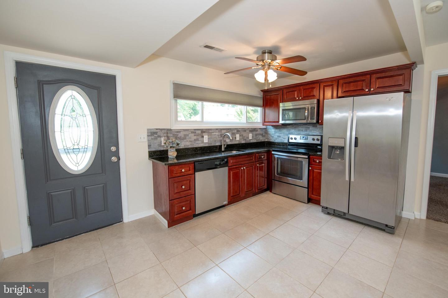 31 Roundwood Ln Property Photo 4