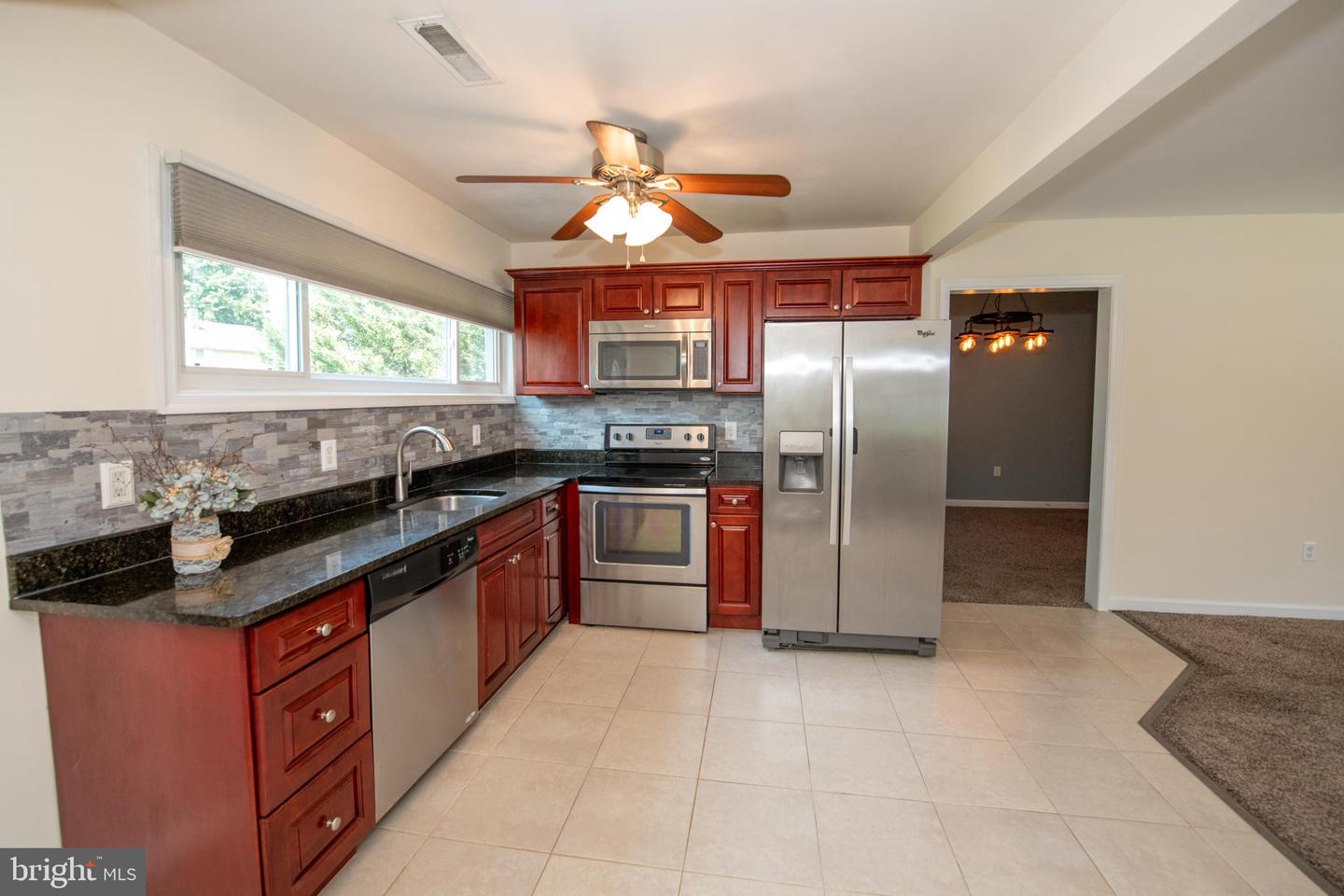 31 Roundwood Ln Property Photo 6